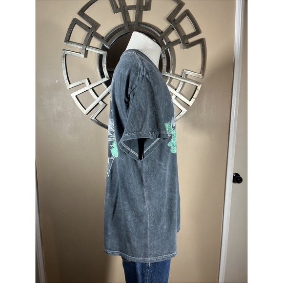 Johnny Cash Black Faded Distressed Short Sleeve T-shirt Outlaw Cowboy Hat Sz M - Picture 2 of 4